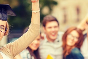 Taller Lab++: Estudiantes desarrollan fronted con Bootstrap para Web`s de Contenido