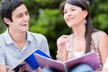 Taller Lab++: Estudiantes desarrollan fronted con Bootstrap para Web`s de Contenido